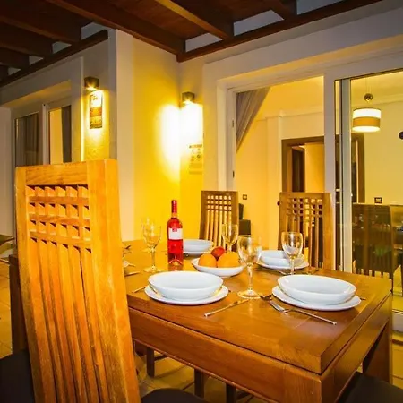 Playa Blanca Sleeps 8 Pool Air Con T400282 * Playa Blanca (Lanzarote)