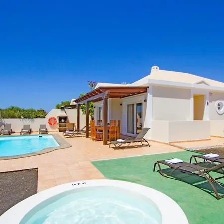 Villa Playa Blanca Sleeps 8 Pool Air Con T400282 Playa Blanca (Lanzarote)